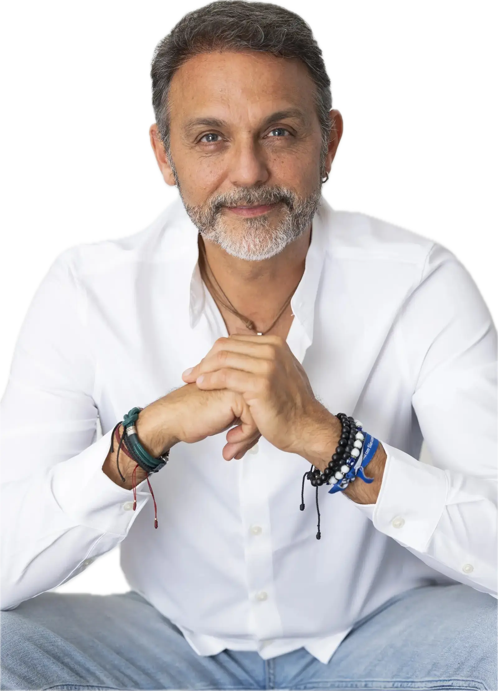 Alejandro Pérez Bolaños posando, retrato profesional